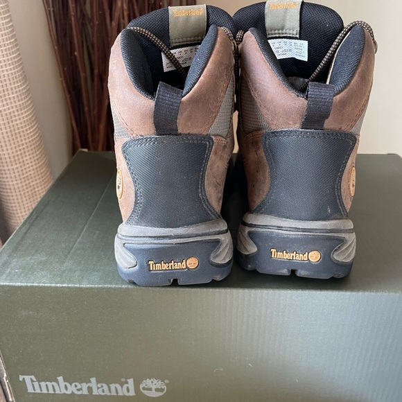 Timberland boots, color:brown,size:6 - Picture 3 of 4